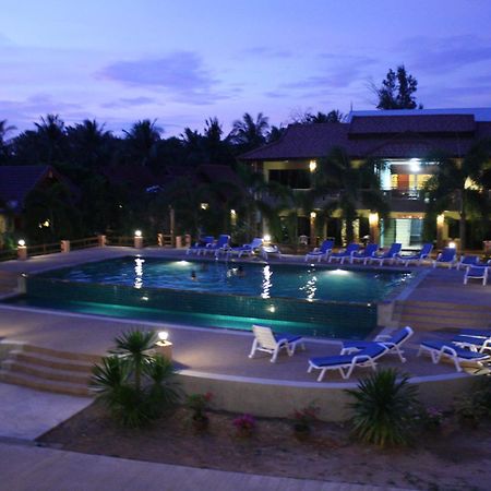 קו לנטה D.R. Lanta Bay Resort מראה חיצוני תמונה