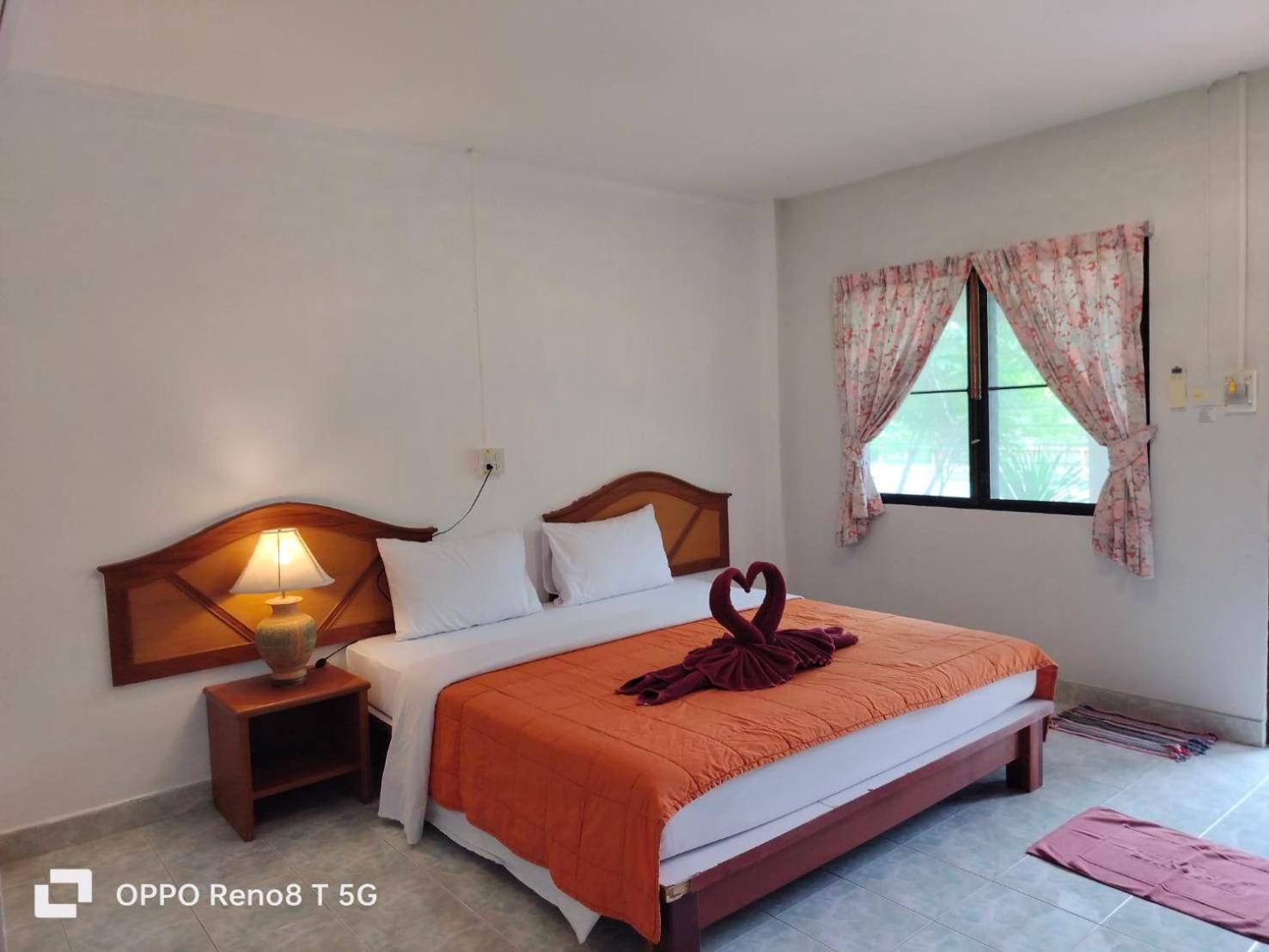 קו לנטה D.R. Lanta Bay Resort מראה חיצוני תמונה